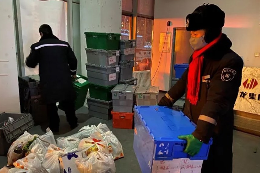 欣汇龙物业防疫特写|10万余斤果蔬、5万余件生活物资，跑赢「最后一公里」