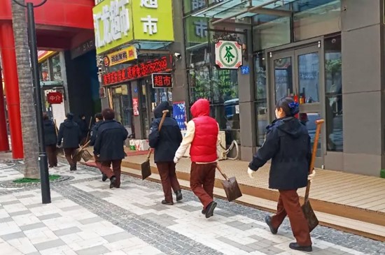 平凡中，你最美！最爱的环境美容师！