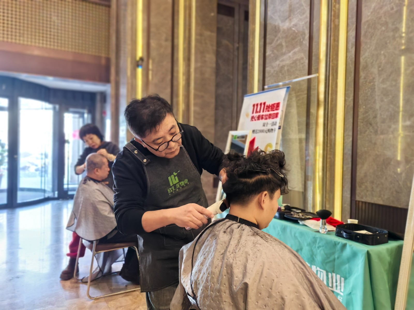 欣汇龙物业三地同步联动：便民服务融合东北民俗，唤醒地道年味