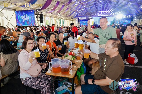 物企自办啤酒节，1.8万业主共赴夏日邻里盛宴